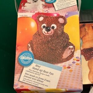Brand new in box mini stand up bear pan Wilton 1997